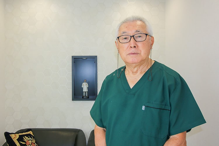 歯科医師　小川　定男